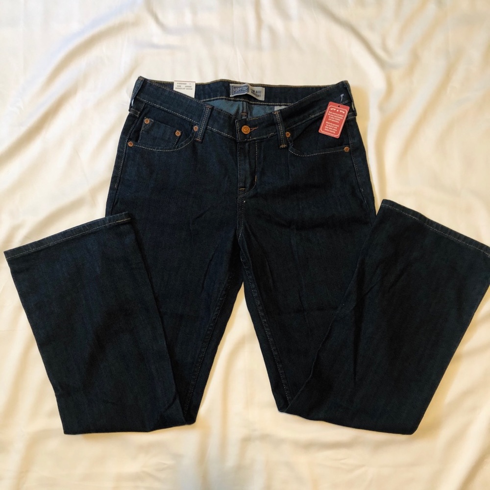 Levi Low Rise Bootcut denim jeans